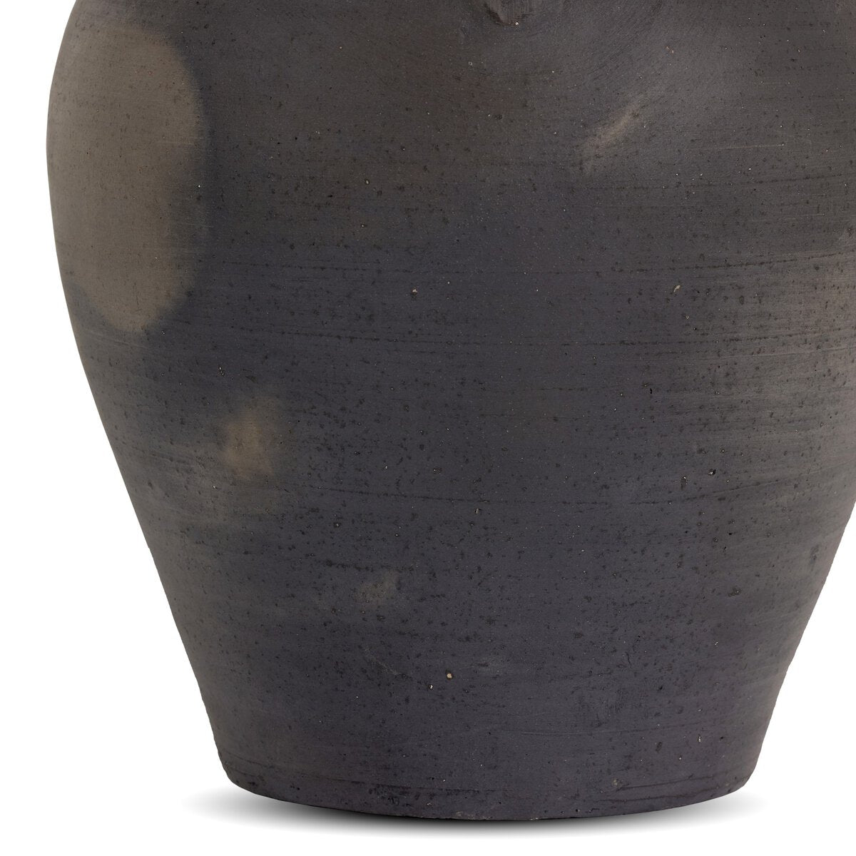 Laith Vessel curved body and finish detail