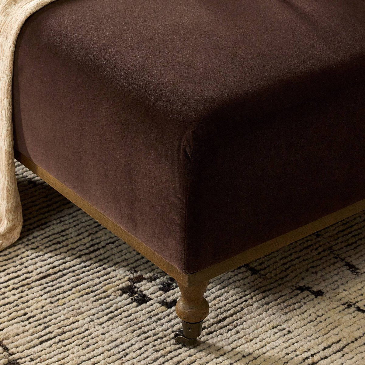Harlin Cocktail Ottoman